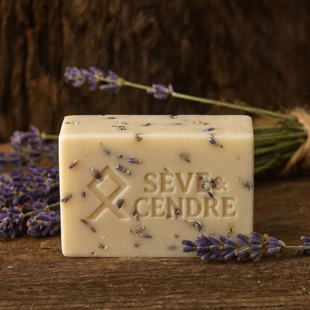 Savon Lavande Exfoliant au Lait de Chèvre Artisanal | Sève & Cendre